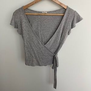 🥰 Super cute gray top 🥰